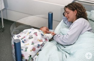 Mutter Kind Bett