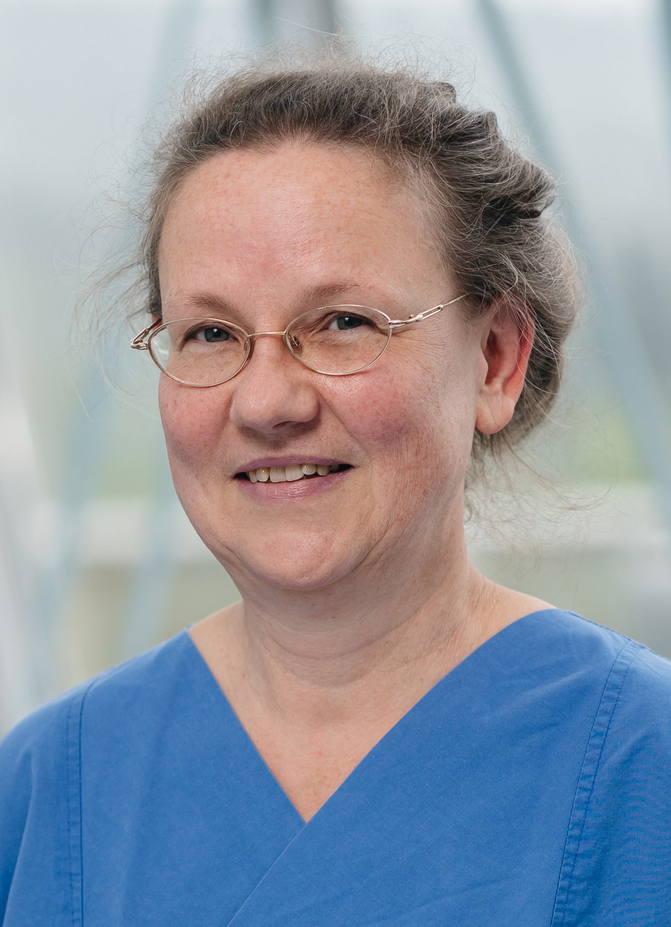 Dr. Elke Haseroth